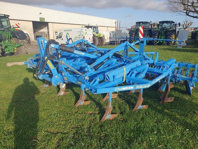 E-FARM: Lemken Karat 9/400 KU - Grubber - id QQVARSC - 32.000 € - Baujahr: 2023 - Frankreich