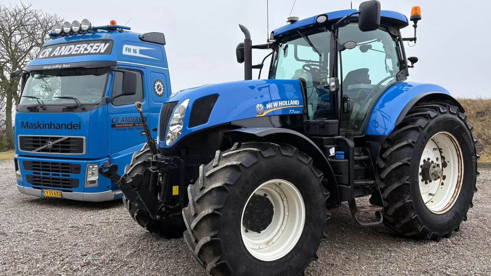 New Holland T7.220 Traktor 56 202 €