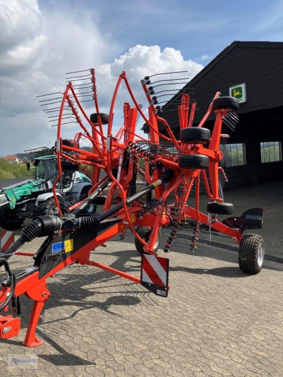 Kuhn ga7631 windrower €23,200