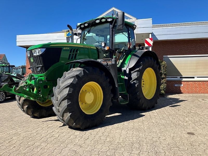 John Deere 6215 R Tractor €112,800