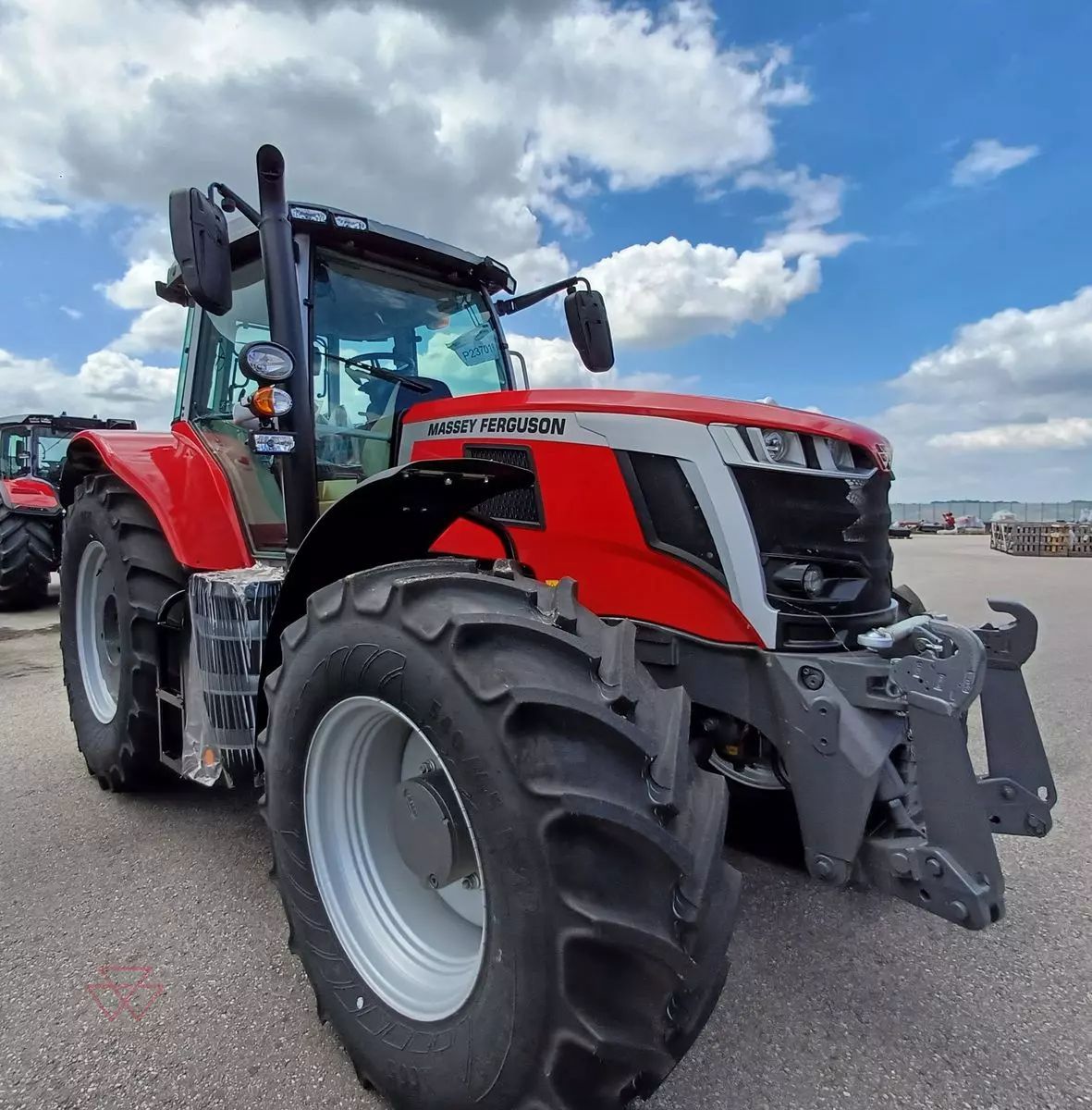 E-FARM: Massey Ferguson 7S.180 - Трактор - id VLBM7DT - 129 000 € - Год выпуска: 2023 - Мощьность двигателя: 201,Австрия