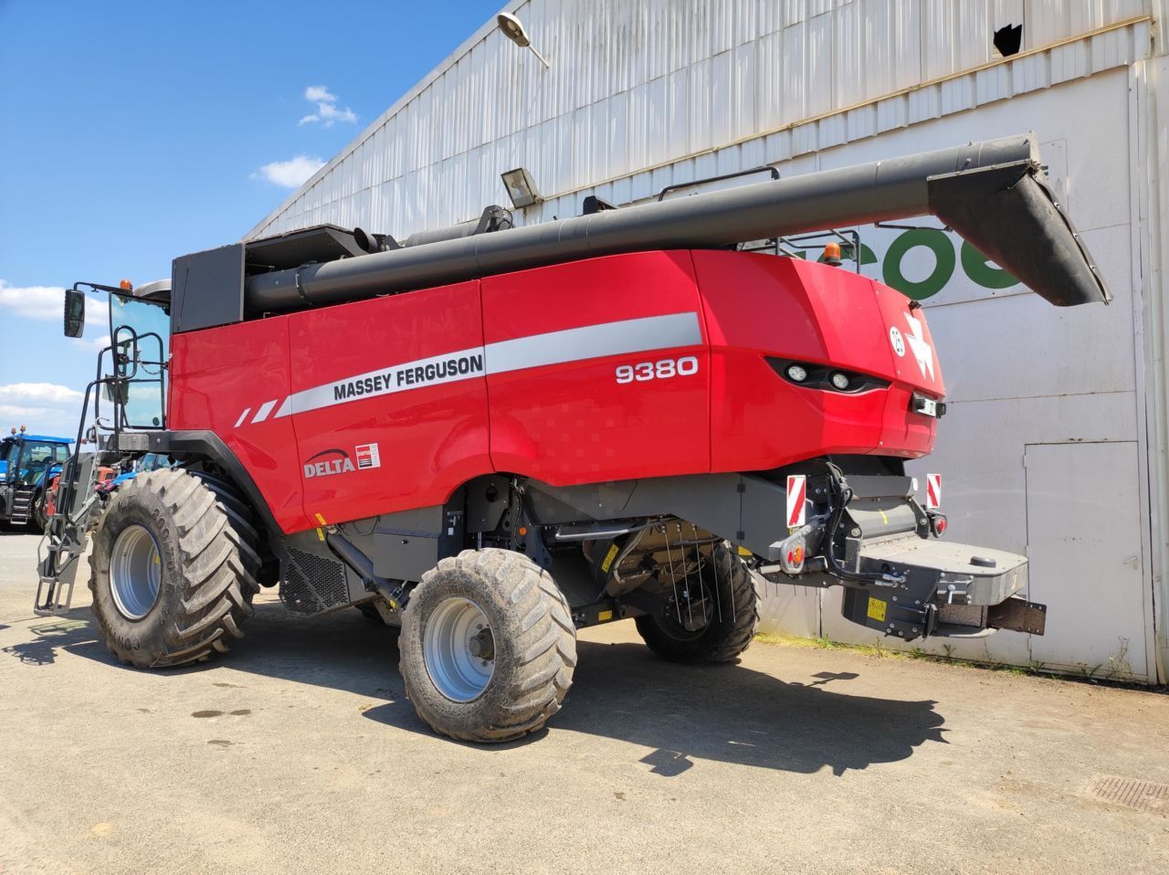 E-FARM: Massey Ferguson Delta 9380 - Moissoneuse-batteuse - id ENDITFL - 85 000 € - Année: 2017 - Lecture du nombre d'heure: 1 511,France