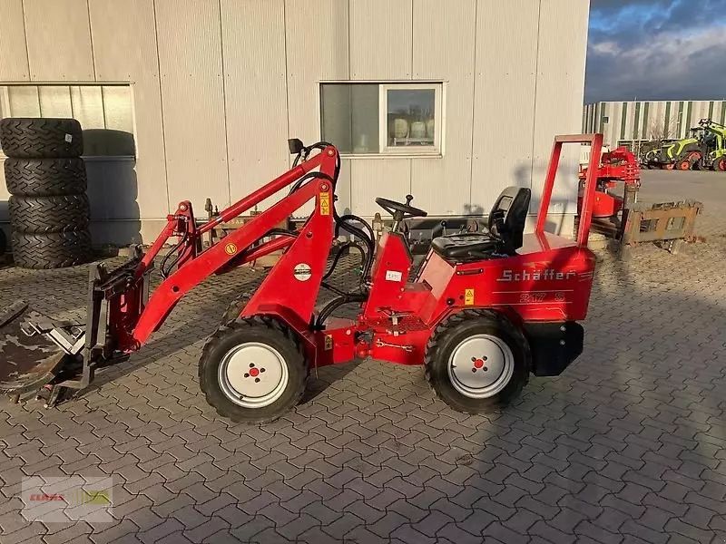 E-FARM: Schäffer 217 s - Chargeuse à roues téléguidée - id KJAFXJ6 - 15 000 € - Année: 2005 - Lecture du nombre d'heure: 450,Puissance du moteur (chevaux): 24,Allemagne