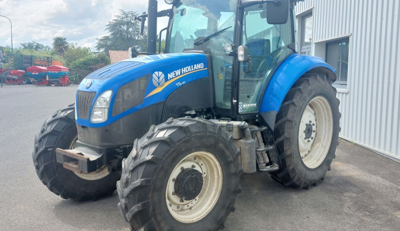 E-FARM: New Holland T5.95 - Traktor - id NK4PV4P - 42 000 € - Rok produkcji: 2016 - Motogodziny: 2200,Moc silnika: 95,Francja
