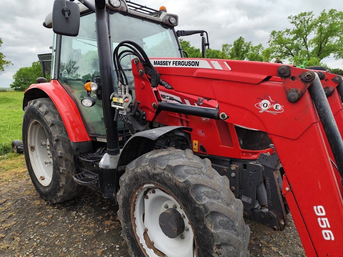 E-FARM: Massey Ferguson 5712SL Dyna-4 - Tractor - id X2NFJS5 - €49,000 - Year of construction: 2017 - Engine hours: 4,480,Engine power (HP): 120,France