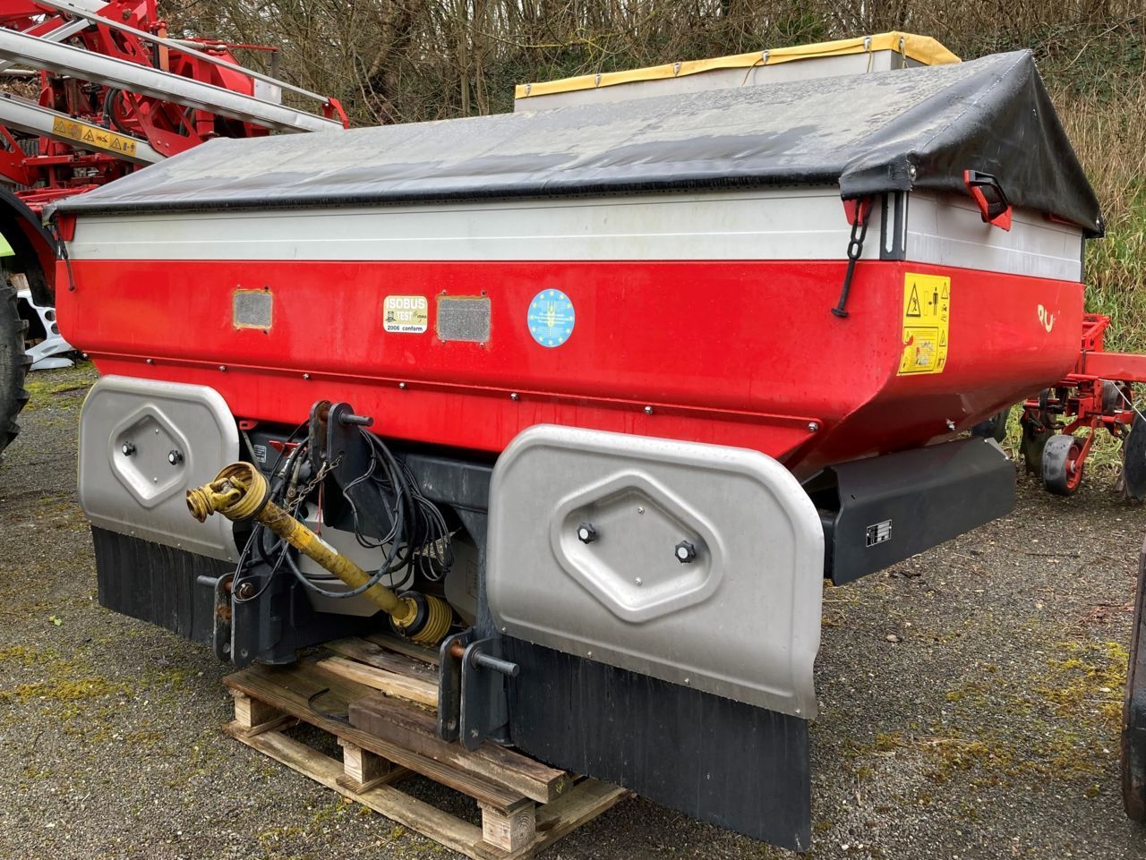 E-FARM: Vicon ro-edw - Epandeur d'engrais - id UHTRUAX - 5 200 € - Année: 2008 - France