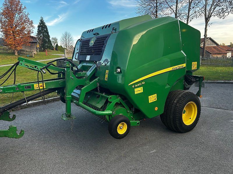 John Deere F440M Baler €25,500