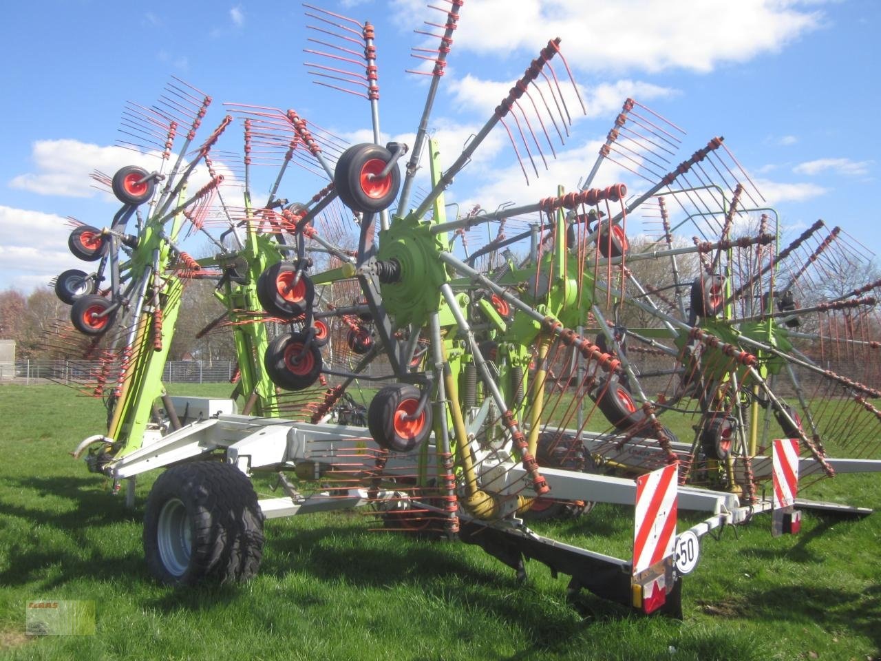 Claas Liner 3500 windrower €18,908