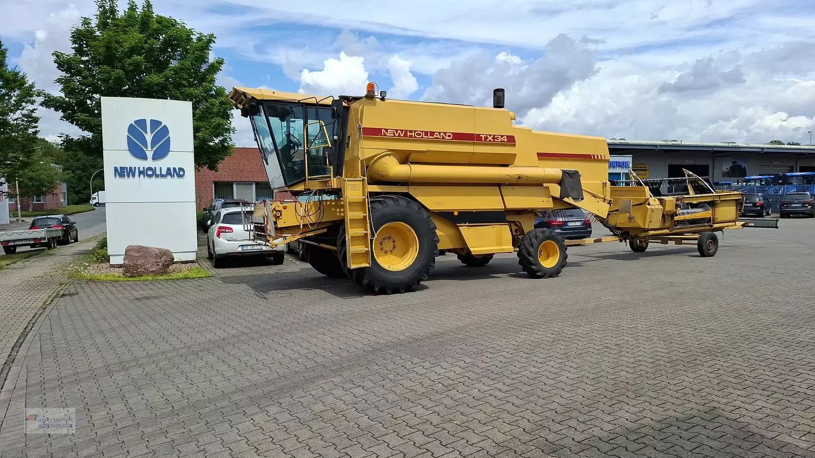 E-FARM: New Holland TX 34 - Mähdrescher - id M9KFZK3 - 21.765 € - Baujahr: 1988 - Abgelesene Motorstunden: 5.790,Motorleistung (PS): 249,Deutschland