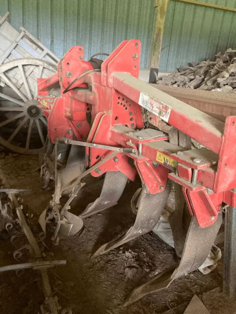 E-FARM: GREGOIRE BESSON 6 dents - Cultivador - id 3IY1CY9 - Año: 2025 - Francia