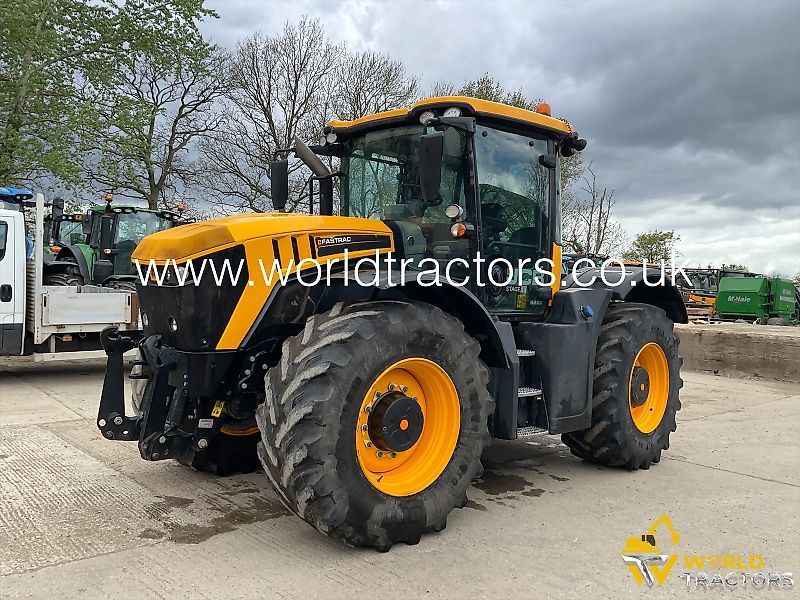 JCB Fastrac 4220 Trattore 79.347 €