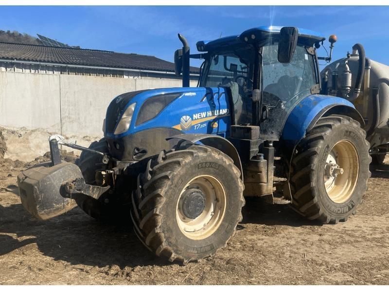 E-FARM: New Holland T7.225 - Tractor - id YT78RT2 - 65.000 € - Año: 2016 - Horas: 5300,Potencia del motor: 180,Francia