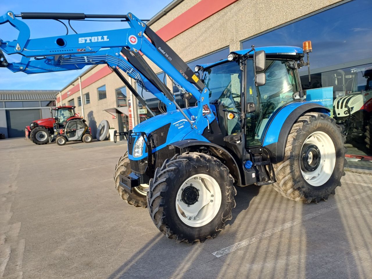 New Holland T5.100S Tractor 55.000 EUR