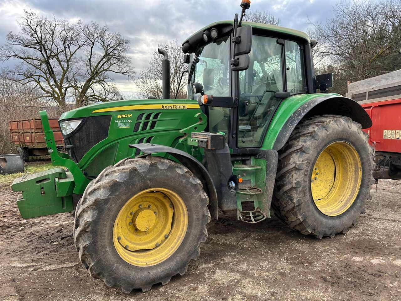 E-FARM: John Deere 6110 M - Tracteur - id UQYDLWC - 59 000 € - Année: 2020 - Lecture du nombre d'heure: 3 850,Puissance du moteur (chevaux): 110,France
