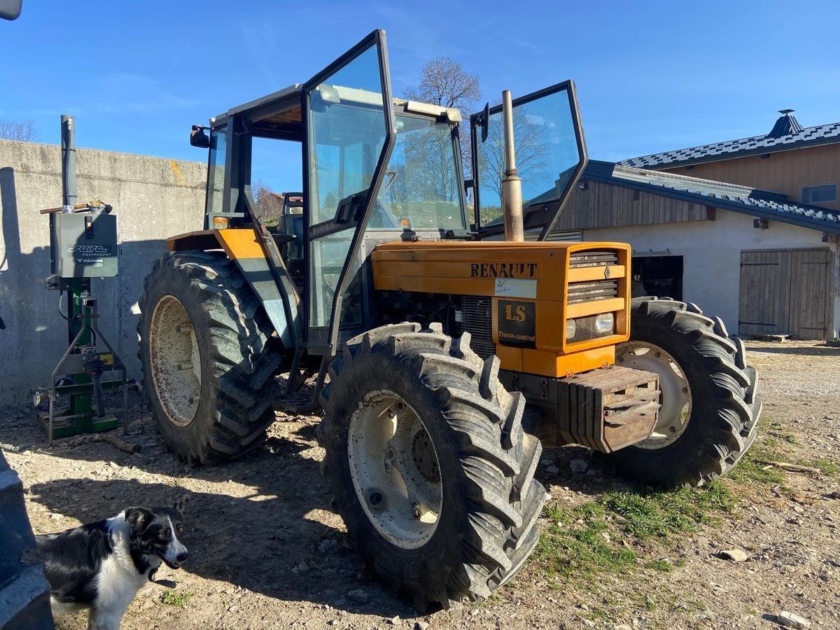 E-FARM: Renault 75-14 LS - Tractor - id QERGCSI - €17,000 - Year of construction: 1988 - Engine hours: 4,460,Engine power (HP): 75,France