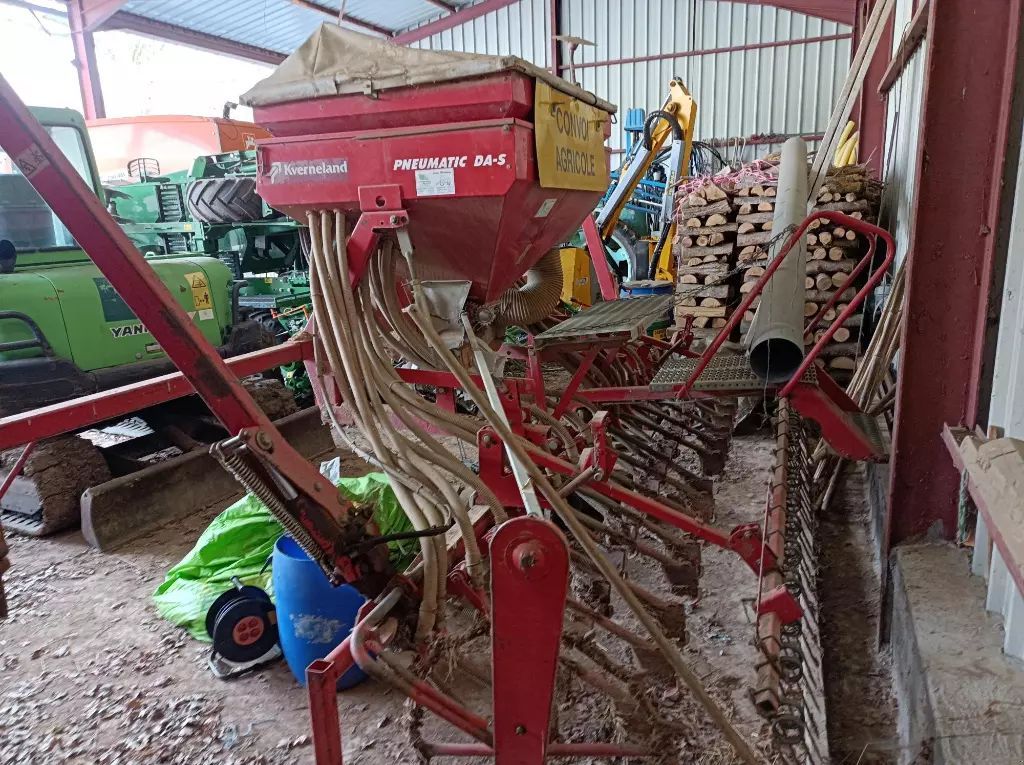 E-FARM: Kverneland socs - Semoir - id XFCSM6B - 10 000 € - Année: 2002 - France