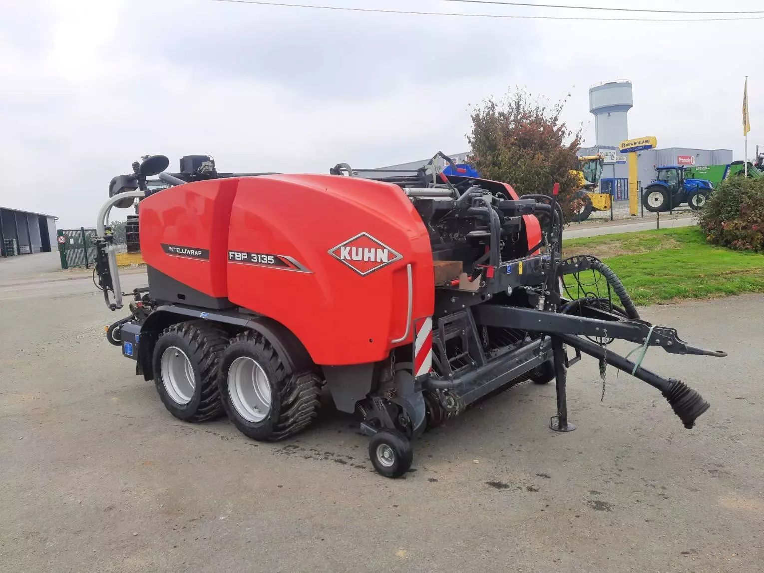 E-FARM: Kuhn fbp 3135 - Ballenpresse - id STIBZLN - 52.000 € - Baujahr: 2019 - Frankreich