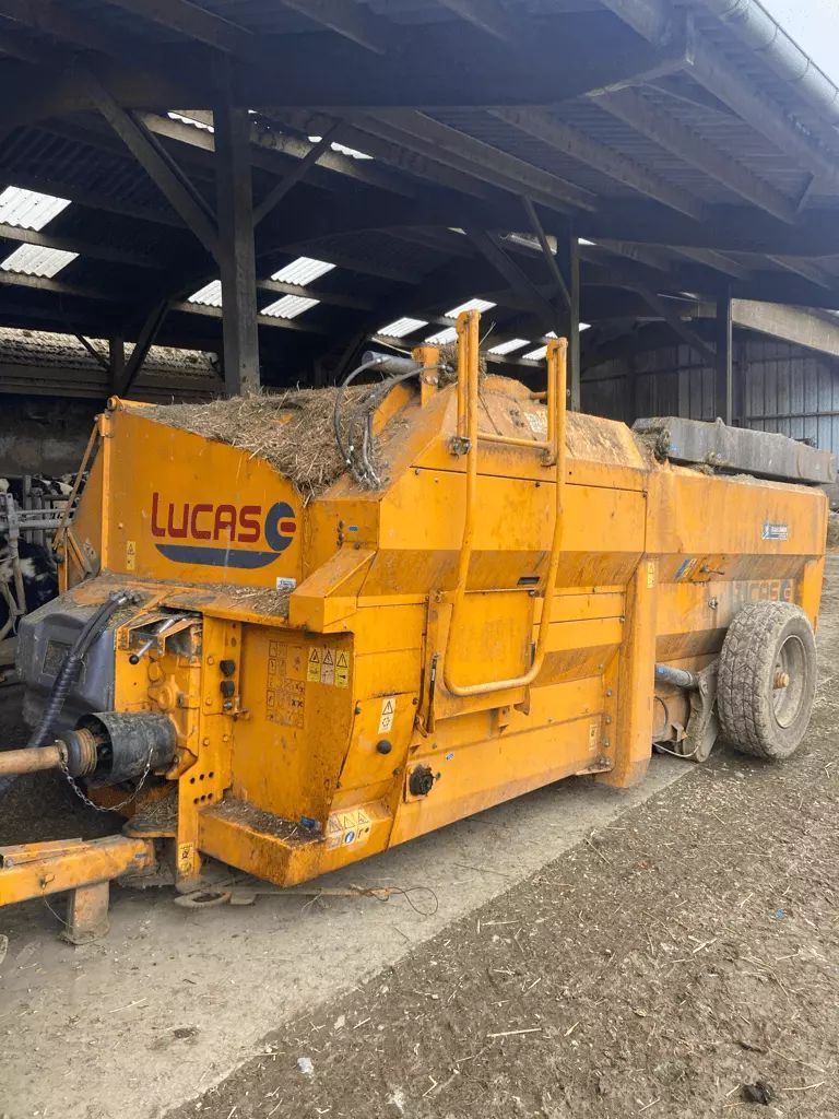 E-FARM: Lucas castor+ 80 gc - Désileuse pailleuse - id HSF38PS - 12 500 € - Année: 2012 - France