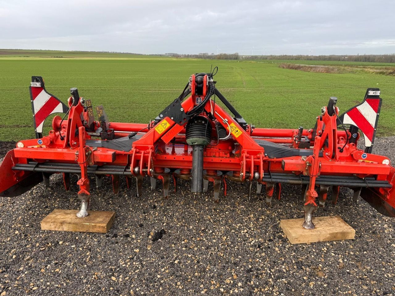 E-FARM: Kuhn HR 3540 - Herse rotative - id HLQPPMG - 17 500 € - Année: 2019 - France