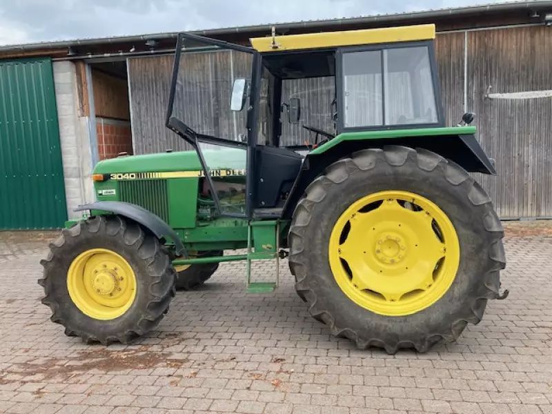 John Deere 3040 Traktor 17 000 €
