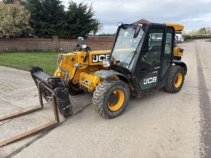 JCB 525 60 Teleskopski viljuškari 31 558 €