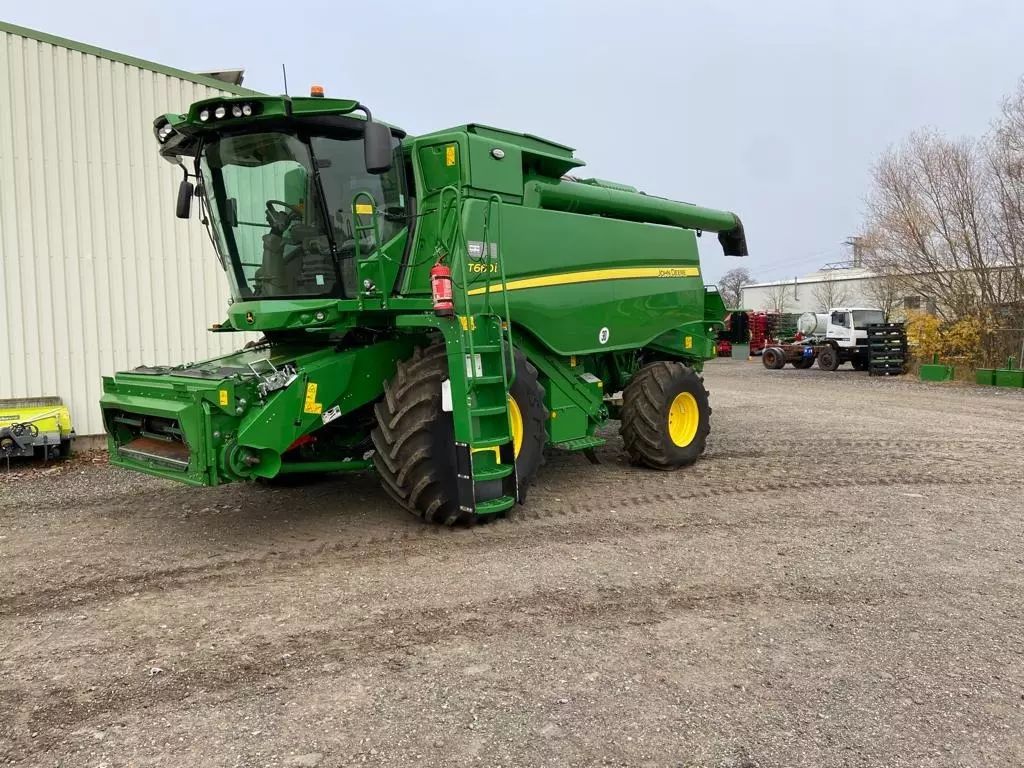 E-FARM: John Deere T 660 - Cosechadora - id PMZXTIQ - 315.000 € - Año: 2022 - Horas: 299,Potencia del motor: 387,Alemania
