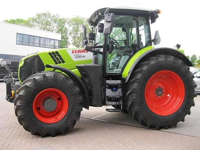 E-FARM: Claas Trion 660 - Tractor - id BVNQLUV - 109.850 EUR - Anul: 2019 - Citeste ore: 1.880,Muterea motorului: 205,Olanda