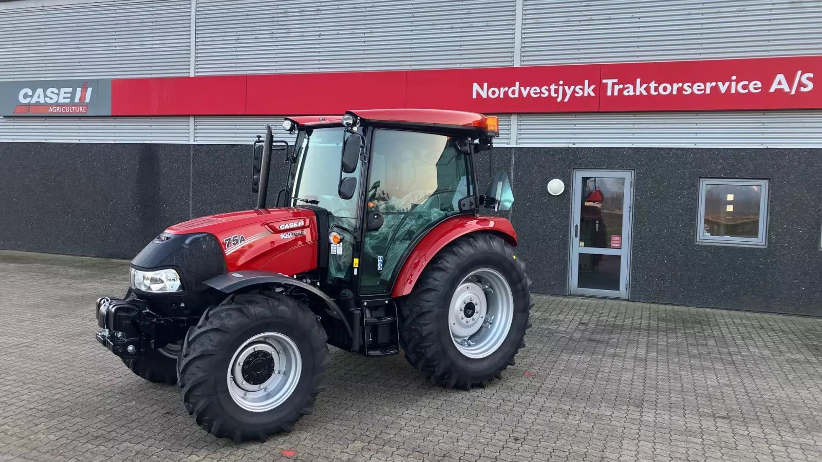 Case IH Farmall 75 A Tractor