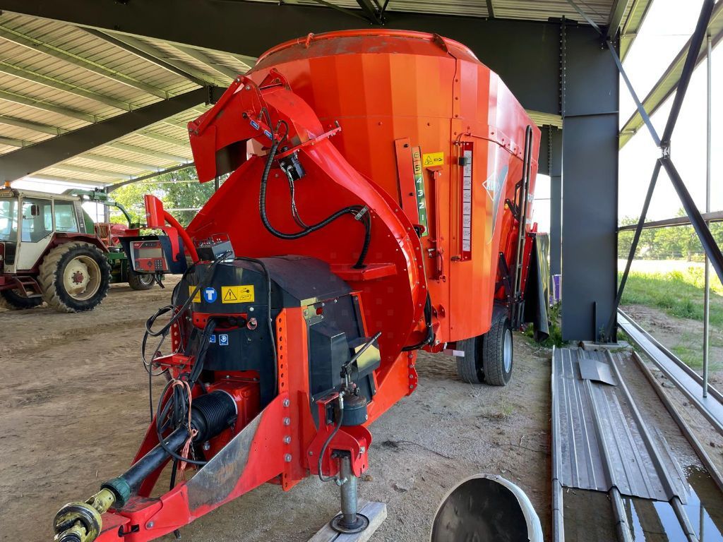 E-FARM: Kuhn profile plus 2070 - Mixer feeder - id HYUYDQR - €29,500 - Year of construction: 2014 - France