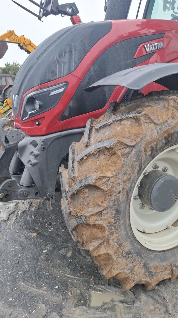 Valtra T144 Traktor 52.000 €