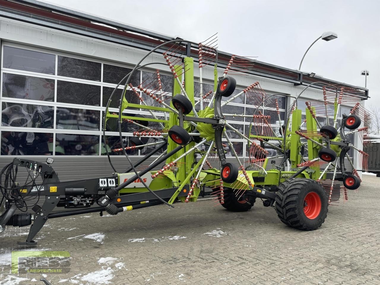Claas liner 4700 business windrower €69,700