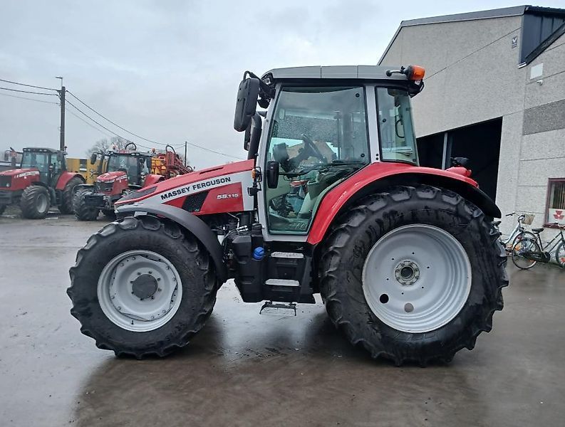 Massey Ferguson 5S.115 Traktor
