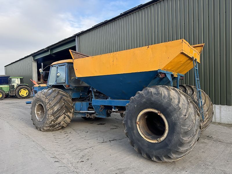 E-FARM: Ford 8210 self propelled gravel cart - Tractor - id XYLQKHM - €17,292 - Engine hours: 12 - 429,United Kingdom