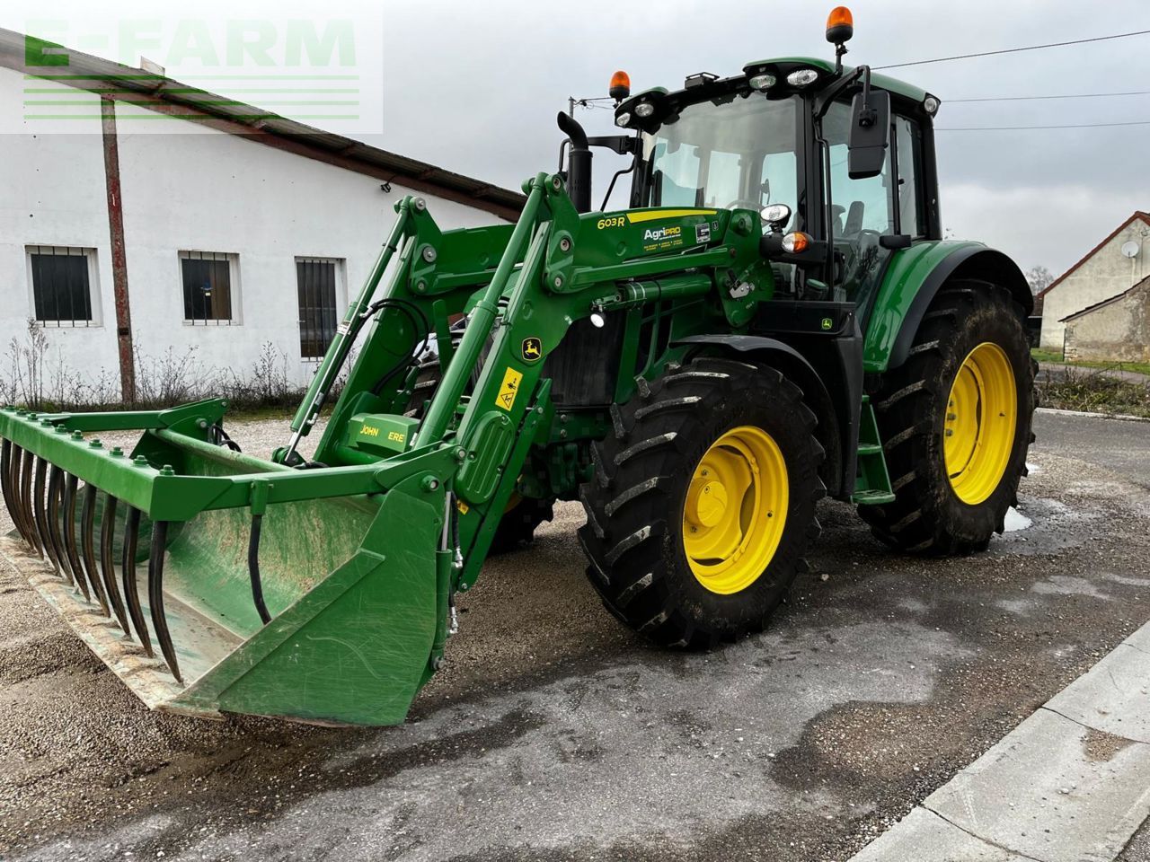 John Deere 6110 M Tractor €90,000