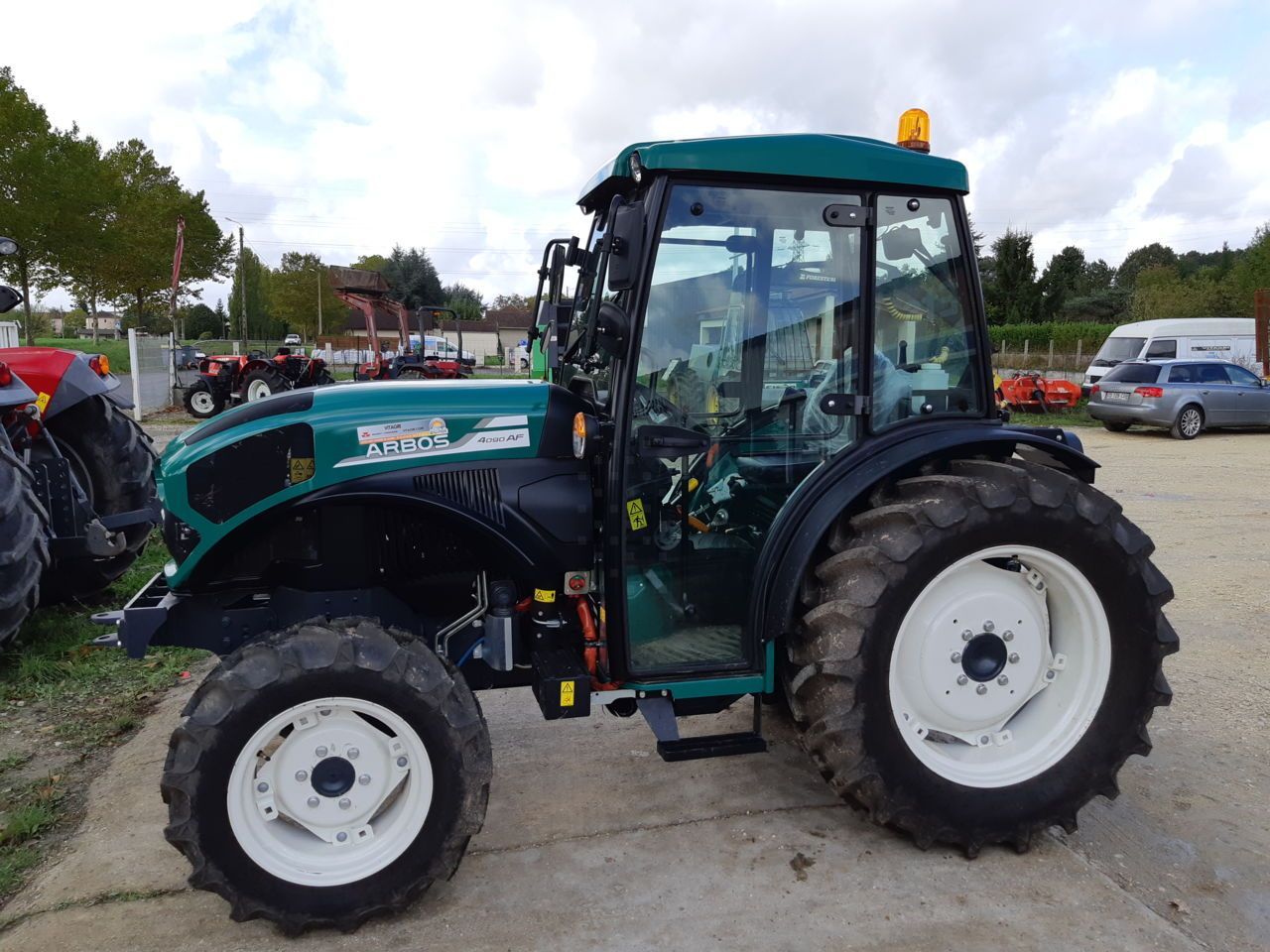 E-FARM: Goldoni 90 af arbos - Traktor - id JGCCYH3 - Baujahr: 2019 - Abgelesene Motorstunden: 20,Motorleistung (PS): 85,Frankreich