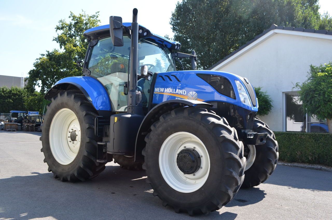 E-FARM: New Holland T7.210 - Tractor - id GEEUJ2L - 79.500 € - Año: 2018 - Horas: 705,Potencia del motor: 210,Bélgica