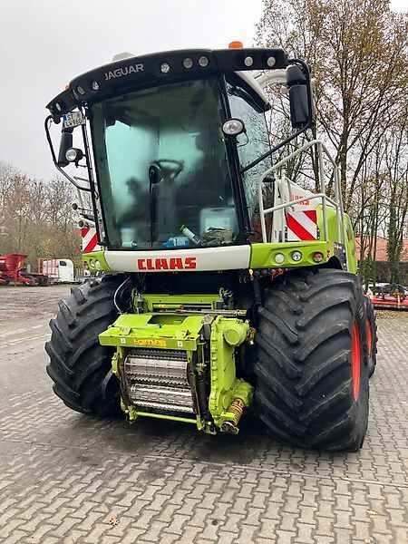 Claas Jaguar 970 Self propelled forage harvester €299,000