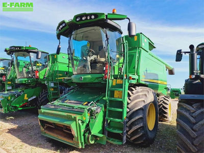 E-FARM: John Deere T 660 - Combine harvester - id RS6W5X3 - €112,000 - Year of construction: 2013 - Engine hours: 2,215,Engine power (HP): 366,Lithuania