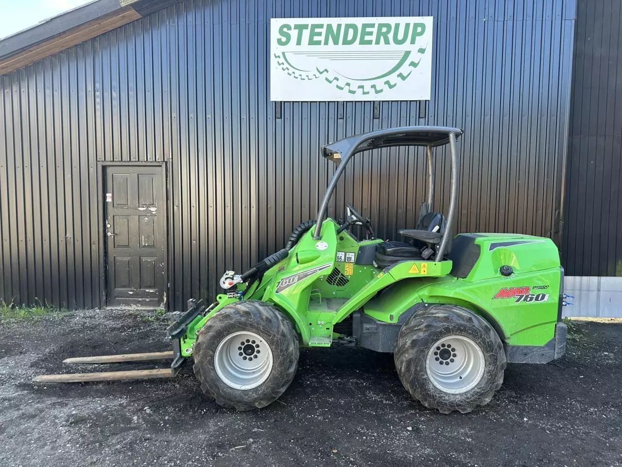 Avant 760i Ładowarka kołowa 48 843 €