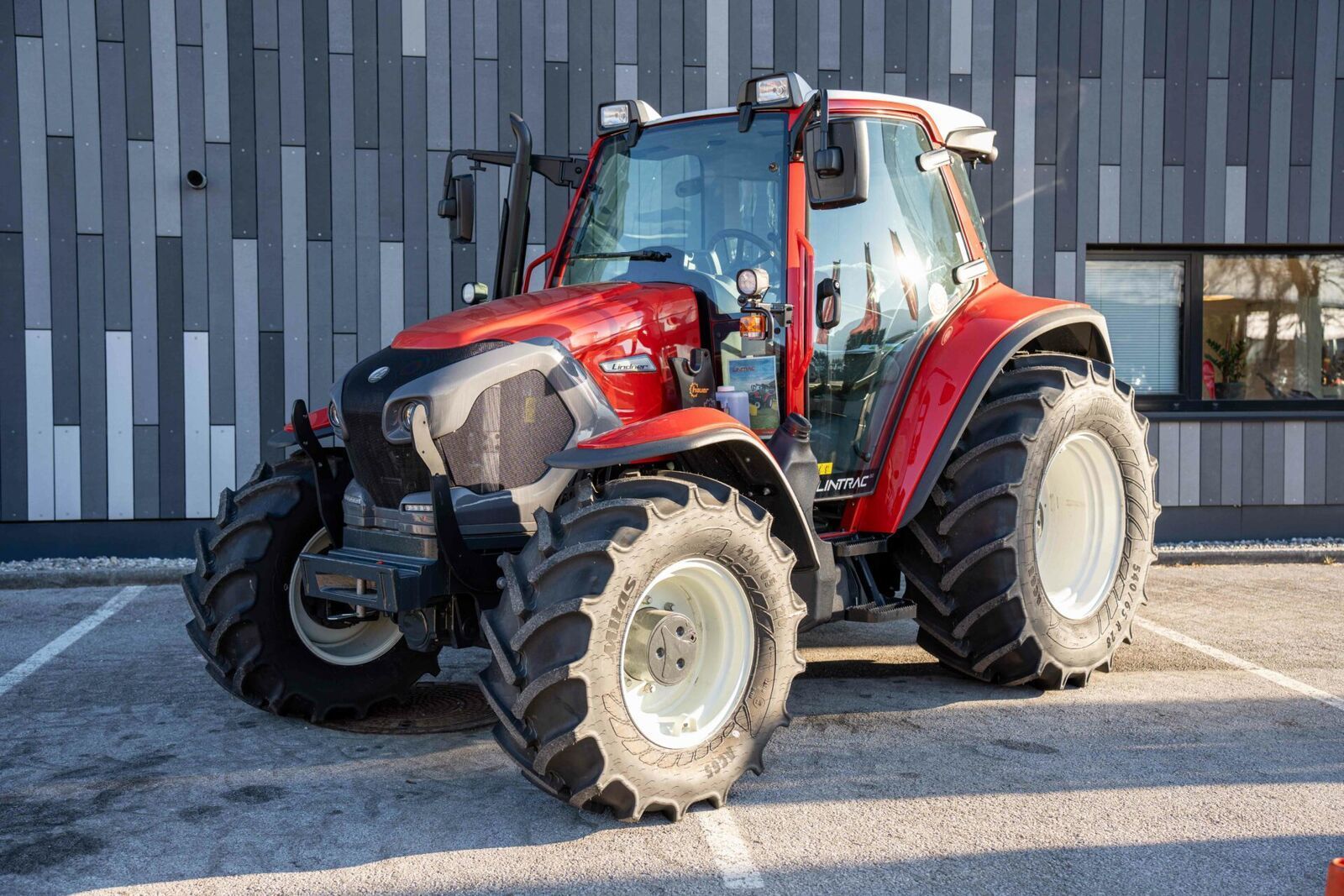 Lindner Lintrac 80 Tractor 94.416 €