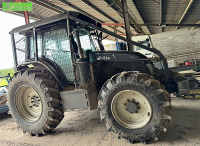 E-FARM: Valtra N123 - Tractor - id VH2MCPJ - €65,000 - Year of construction: 2015 - Engine hours: 3,300,Engine power (HP): 130,France