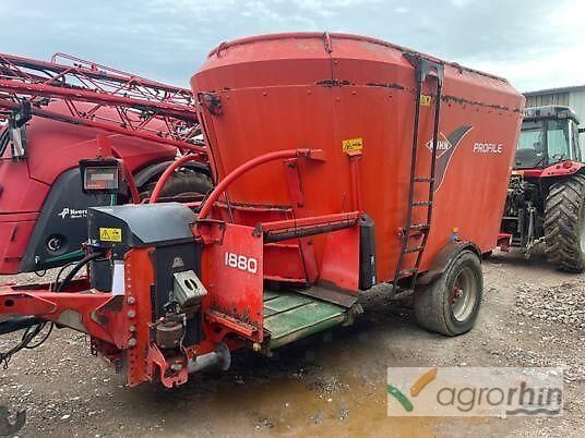 Kuhn 1880 profile Futtermischwagen 13.800 €