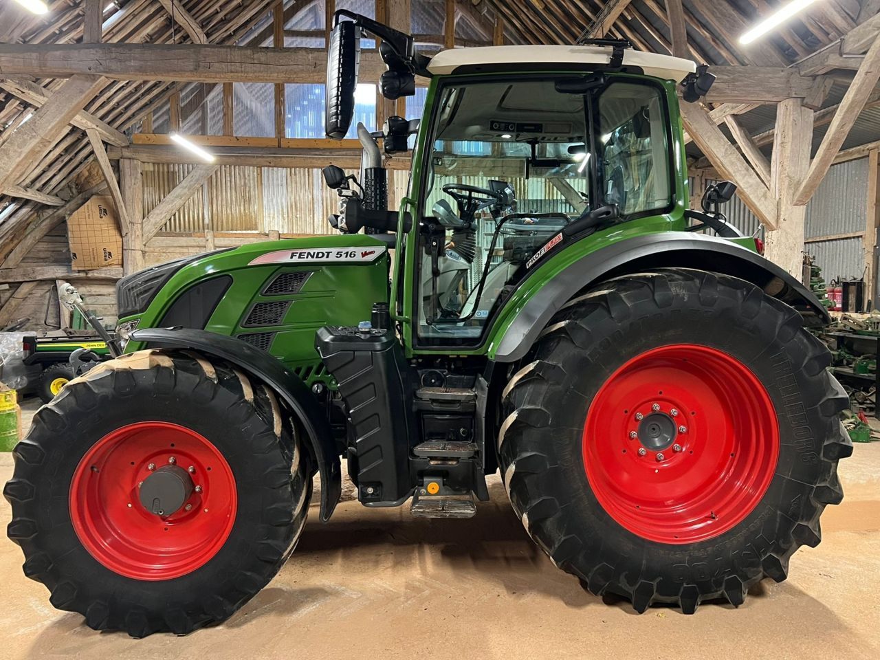 Fendt 516 Vario Profi Plus Tractor €109,500