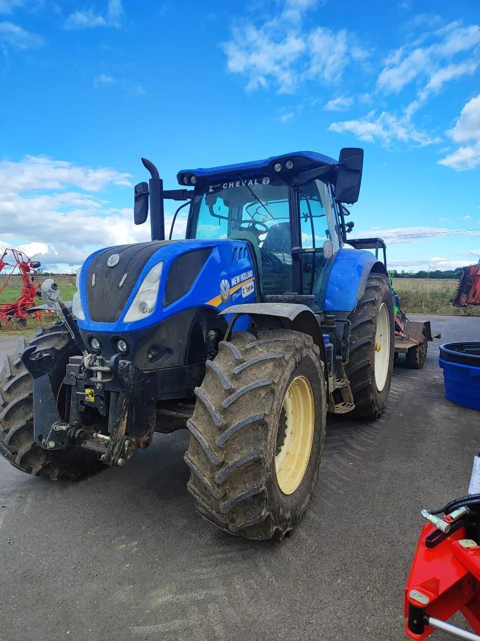 E-FARM: New Holland T7.215 S - Tractor - id DMKZW9C - 95.000 € - Año: 2021 - Potencia del motor: 215,Francia