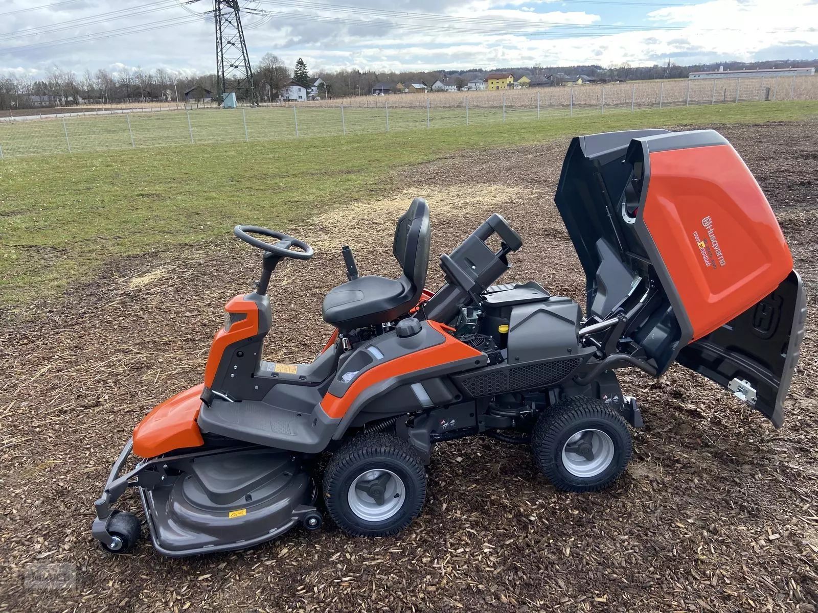Husqvarna RC 320Ts AWD Kosiarkia ręczna/traktorowa 7992 €