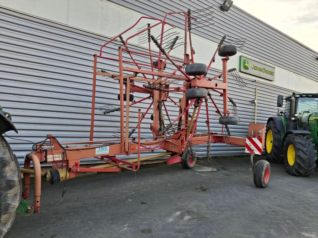 E-FARM: Kverneland 9070c - Tedder - id P5VNLTQ - €5,500 - Year of construction: 2008 - France