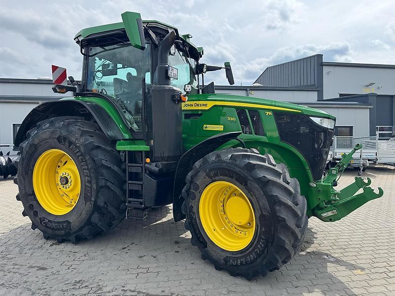 E-FARM: John Deere 7R 330 - Tracteur - id GVPPAXE - Année: 2023 - Lecture du nombre d'heure: 850,Puissance du moteur (chevaux): 373,Allemagne