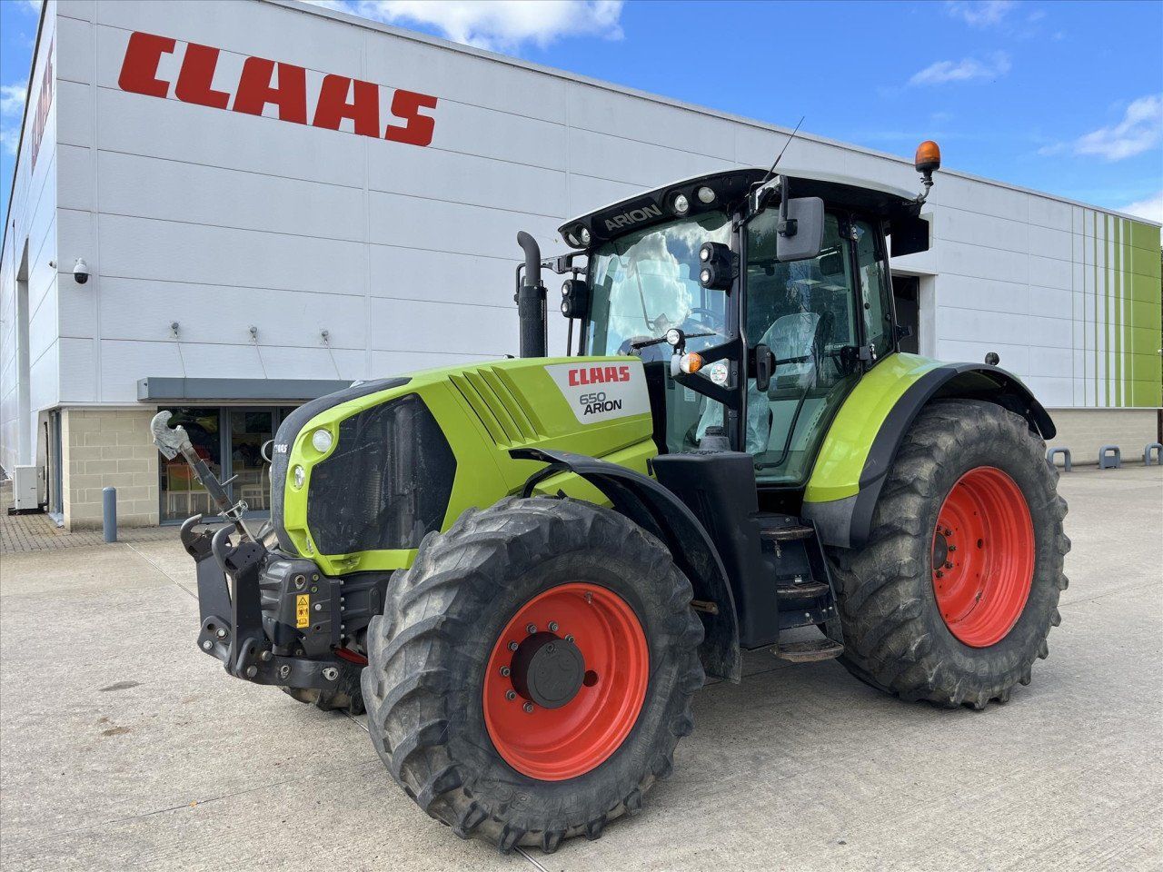 E-FARM: Claas Arion 650 CEBIS - Traktor - id V1MAUSW - 66 808 € - Rok produkcji: 2016 - Motogodziny: 3530,Moc silnika: 185,Zjednoczone Królestwo