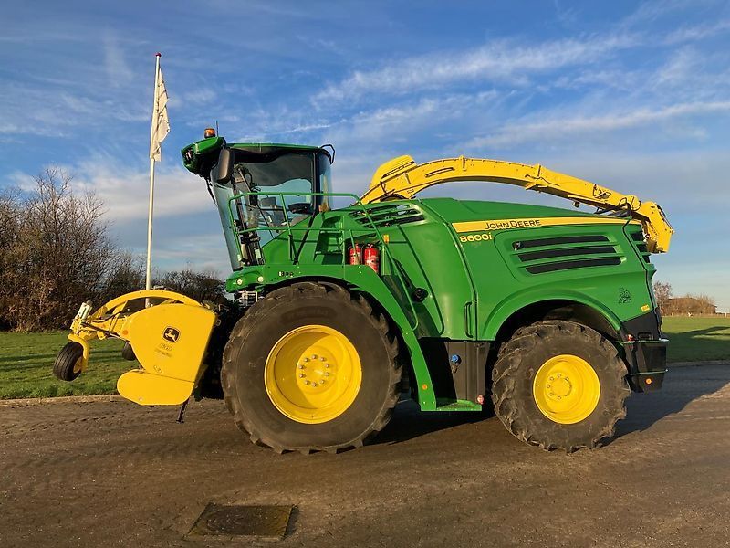 E-FARM: John Deere 8600 - Feldhäcksler (selbstfahrend) - id KL3DHSV - 358.629 € - Baujahr: 2022 - Abgelesene Motorstunden: 350,Dänemark