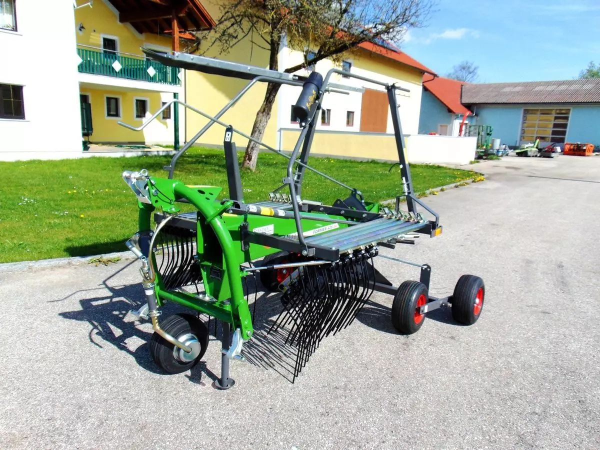 E-FARM: Fendt Former 426 DN - Zgrabiarka pokosowa - id XKXV6AJ - 7083 € - Rok produkcji: 2022 - Austria